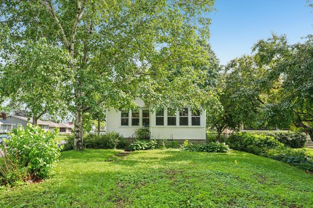 710 Wheelock Parkway W, Saint Paul, MN 55117