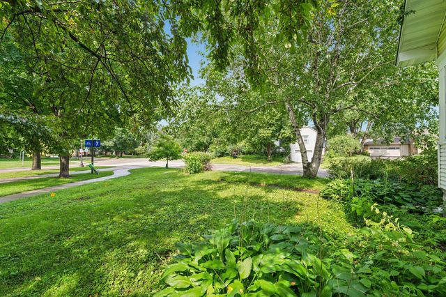 710 Wheelock Parkway W, Saint Paul, MN 55117
