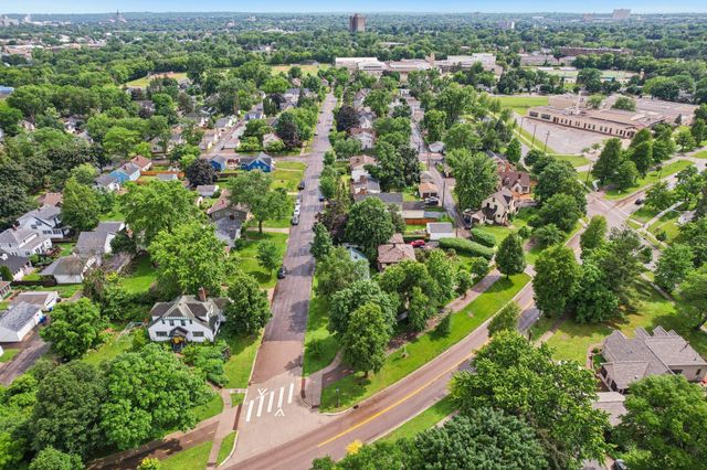 710 Wheelock Parkway W, Saint Paul, MN 55117
