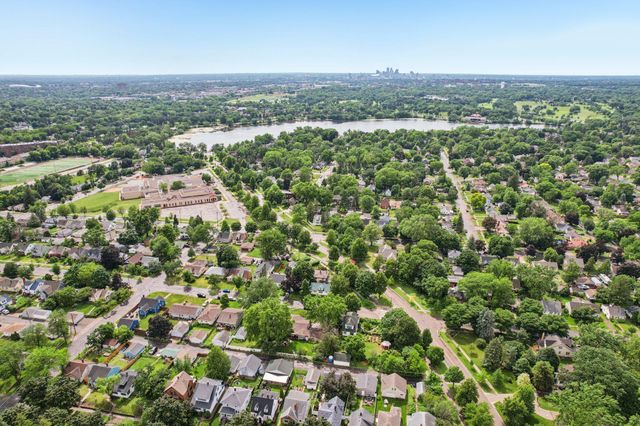 710 Wheelock Parkway W, Saint Paul, MN 55117