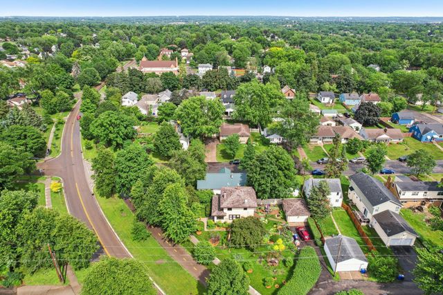 710 Wheelock Parkway W, Saint Paul, MN 55117