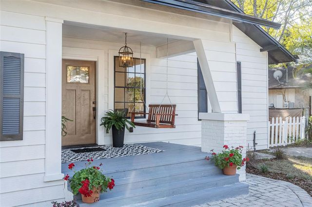 805 E CURTIS STREET, Tampa, FL 33603