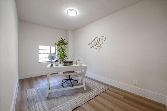 805 E CURTIS STREET, Tampa, FL 33603