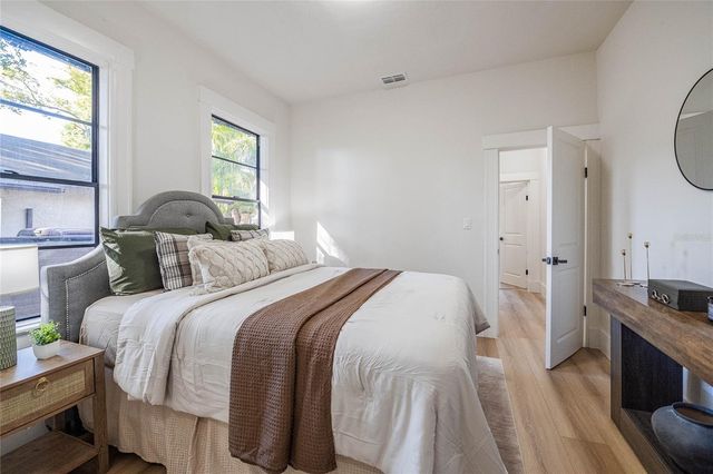 805 E CURTIS STREET, Tampa, FL 33603