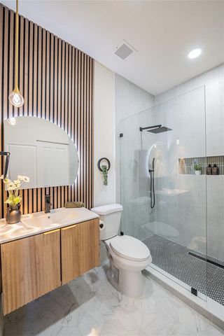 805 E CURTIS STREET, Tampa, FL 33603