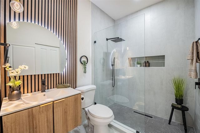 805 E CURTIS STREET, Tampa, FL 33603