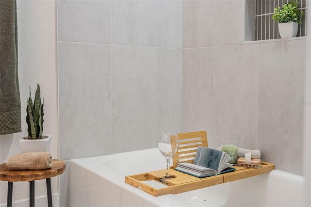 805 E CURTIS STREET, Tampa, FL 33603