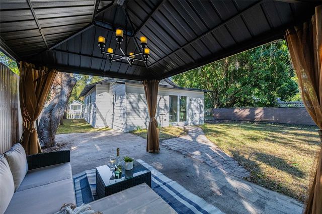 805 E CURTIS STREET, Tampa, FL 33603