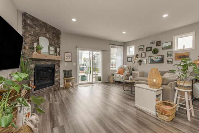10852 Harbor Lane N, Maple Grove, MN 55369