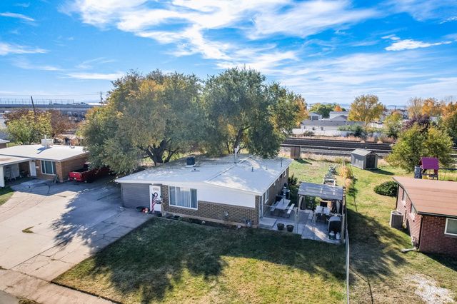 392 N ANN ST, Clearfield, UT 84015