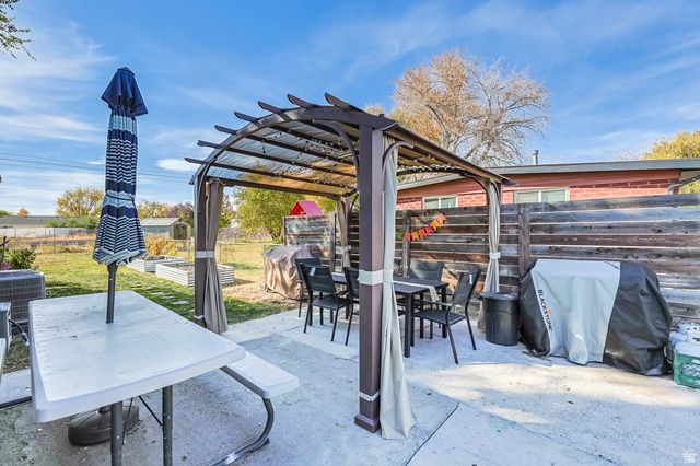 392 N ANN ST, Clearfield, UT 84015