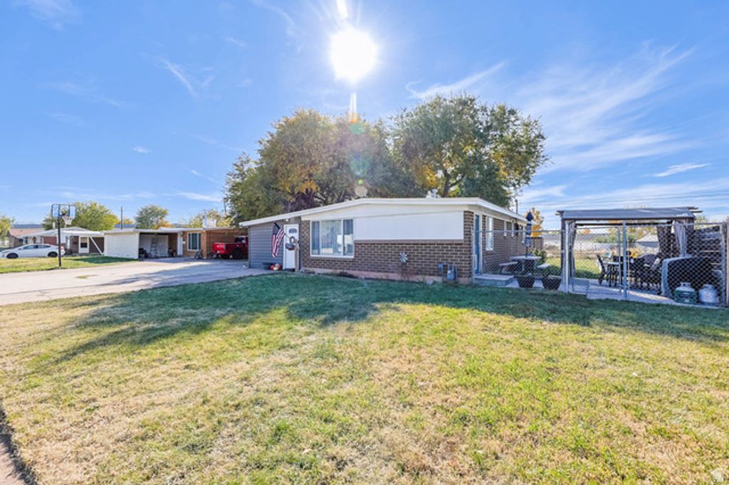 392 N ANN ST, Clearfield, UT 84015