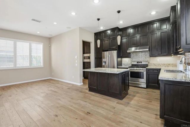 238 Firefly, Irvine, CA 92618
