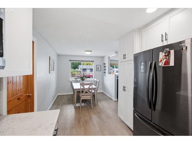 1023 JOSEPHINE St E, Monmouth, OR 97361