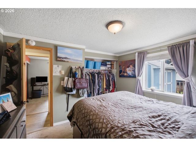 1023 JOSEPHINE St E, Monmouth, OR 97361