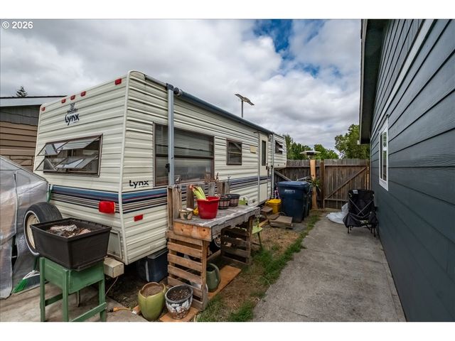1023 JOSEPHINE St E, Monmouth, OR 97361