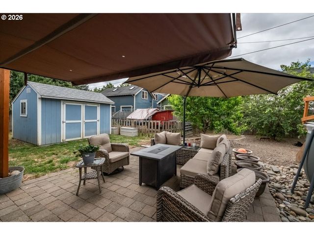 1023 JOSEPHINE St E, Monmouth, OR 97361