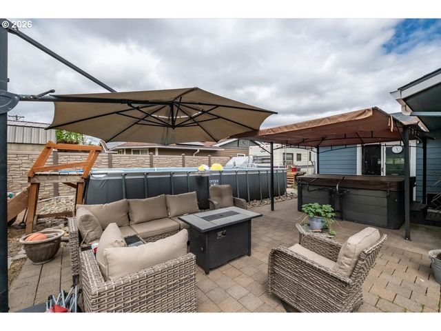 1023 JOSEPHINE St E, Monmouth, OR 97361