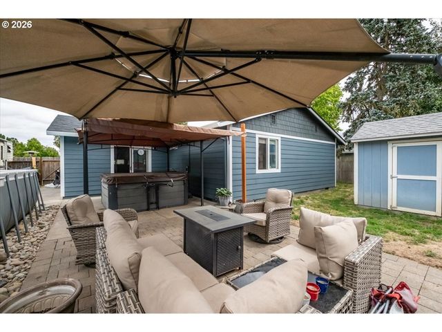 1023 JOSEPHINE St E, Monmouth, OR 97361
