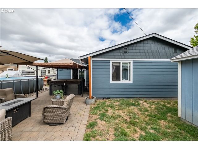 1023 JOSEPHINE St E, Monmouth, OR 97361