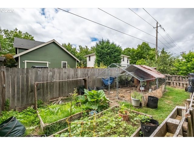 1023 JOSEPHINE St E, Monmouth, OR 97361