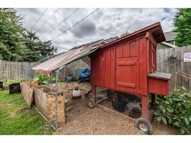 1023 JOSEPHINE St E, Monmouth, OR 97361