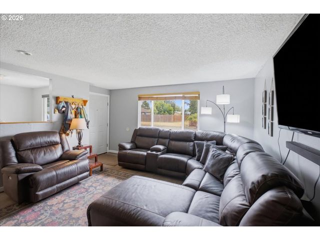 1023 JOSEPHINE St E, Monmouth, OR 97361