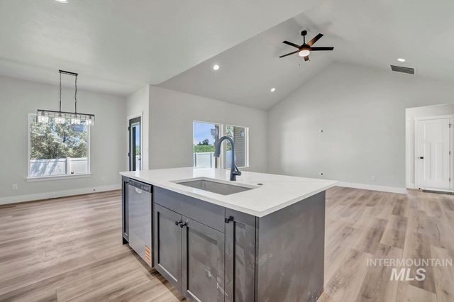 951 Gregory Way, Twin Falls, ID 83301