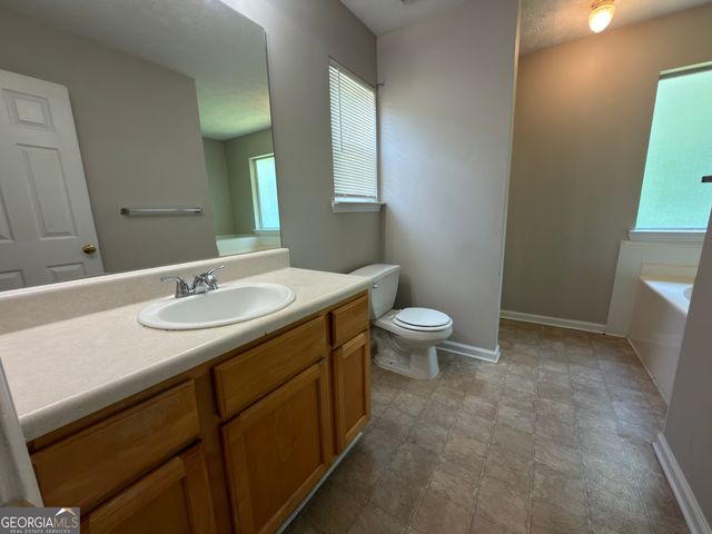 4368 Gray Raptor Circle, Snellville, GA 30039
