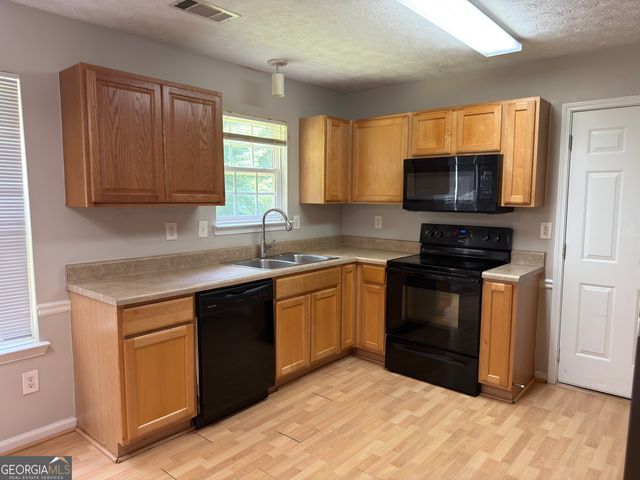 4368 Gray Raptor Circle, Snellville, GA 30039
