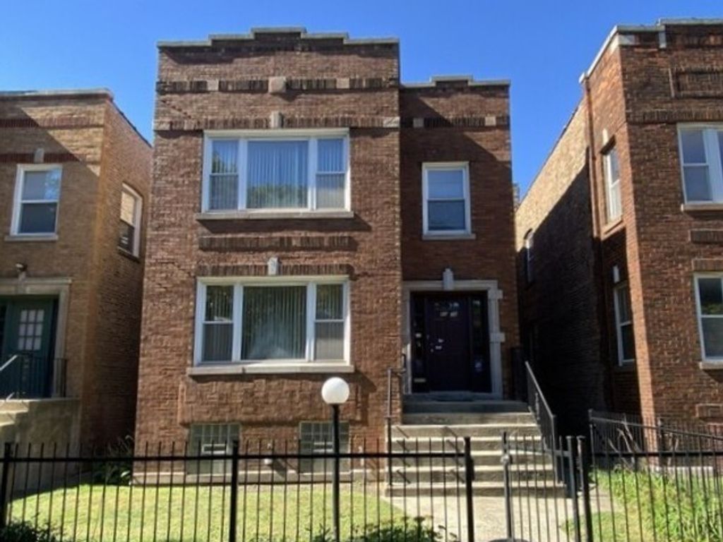 8036 S Dobson Avenue, Chicago, IL 60619