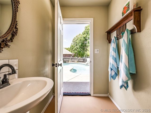 9501 N 95th East Court, Owasso, OK 74055