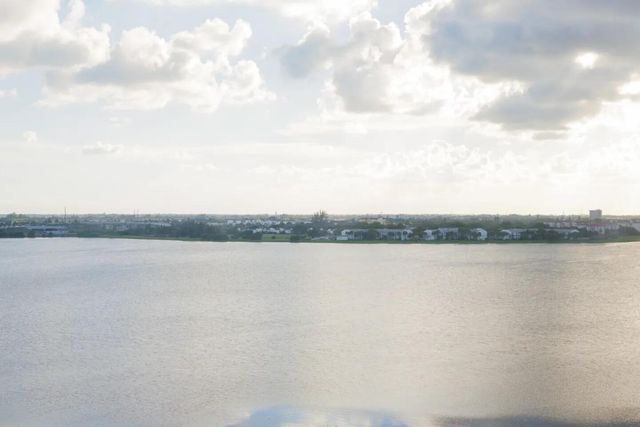 300 S Australian Avenue 809, West Palm Beach, FL 33401