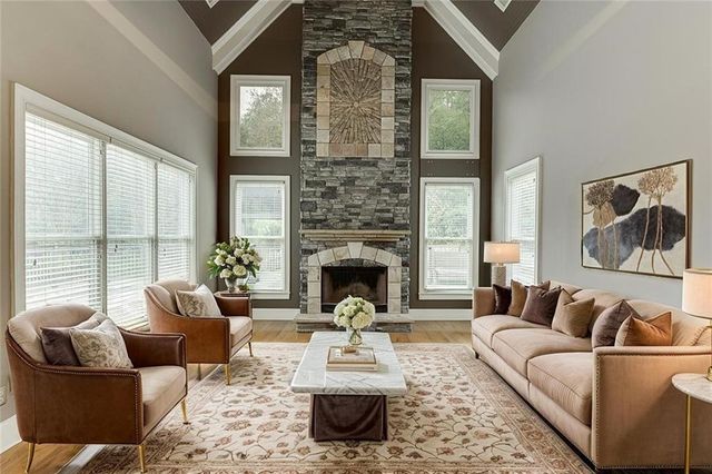 940 Chateau Forest Road, Hoschton, GA 30548