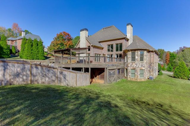 940 Chateau Forest Road, Hoschton, GA 30548