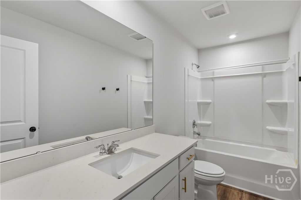 Image 22 of property listing at 38 Shade Tree Drive, Richmond Hill, GA 31324