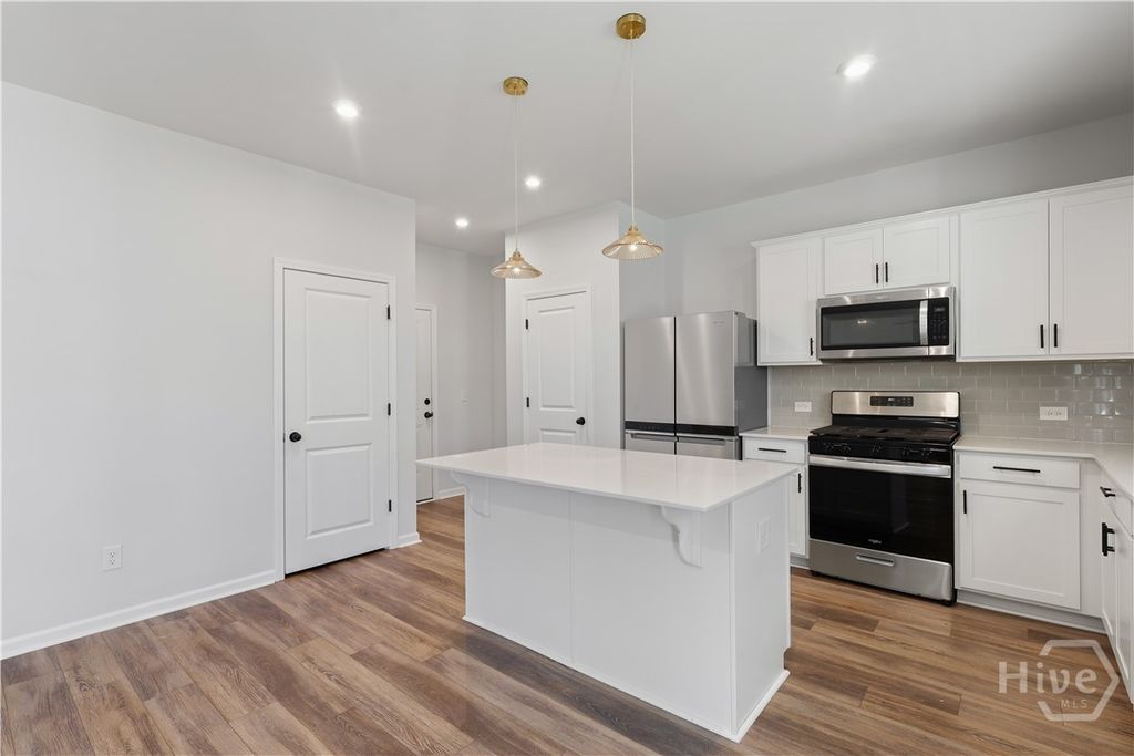 Image 6 of property listing at 38 Shade Tree Drive, Richmond Hill, GA 31324