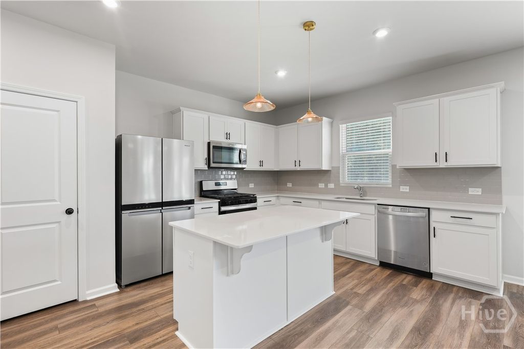 Image 7 of property listing at 38 Shade Tree Drive, Richmond Hill, GA 31324