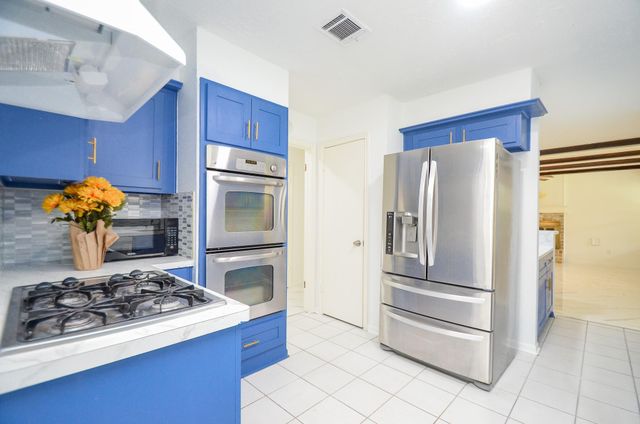 10707 Sagewind Circle, Houston, TX 77089