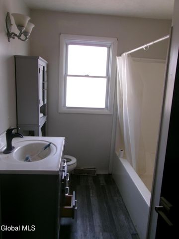 1 Gilmore Terrace, Guilderland, NY 12303