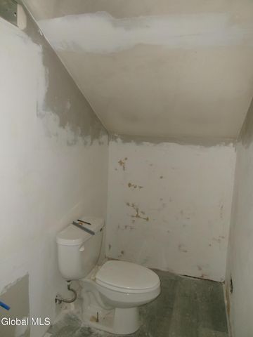 1 Gilmore Terrace, Guilderland, NY 12303