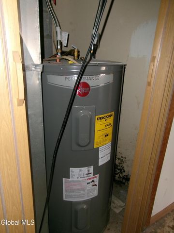 1 Gilmore Terrace, Guilderland, NY 12303