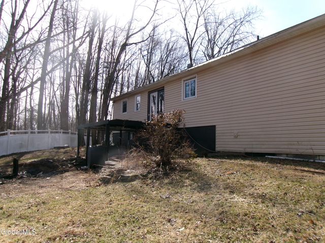 1 Gilmore Terrace, Guilderland, NY 12303