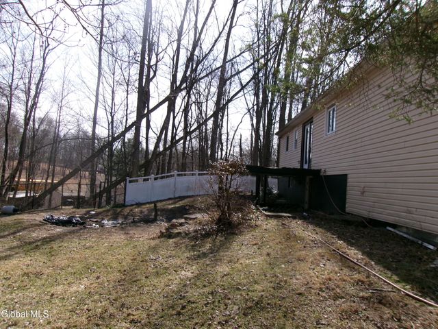 1 Gilmore Terrace, Guilderland, NY 12303