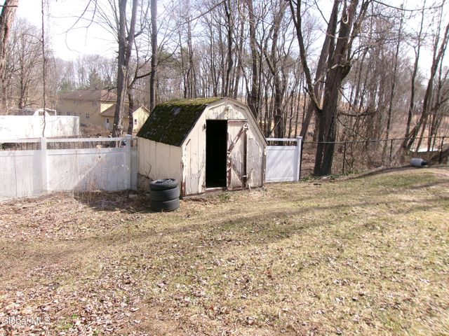 1 Gilmore Terrace, Guilderland, NY 12303