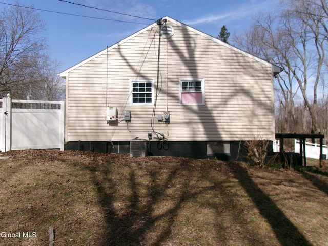 1 Gilmore Terrace, Guilderland, NY 12303