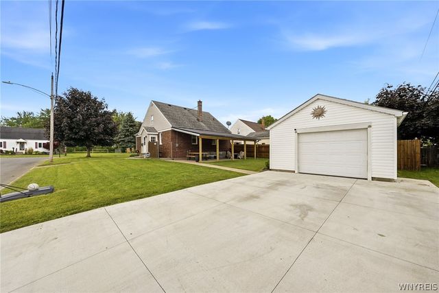86 East Milnor Avenue, Lackawanna, NY 14218