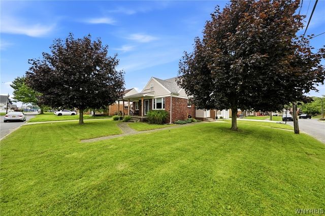 86 East Milnor Avenue, Lackawanna, NY 14218