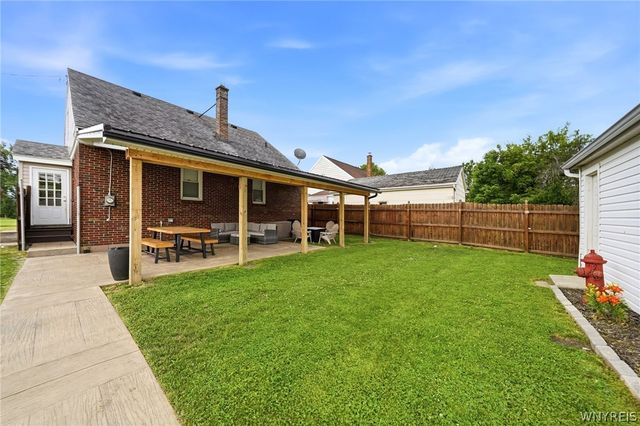 86 East Milnor Avenue, Lackawanna, NY 14218