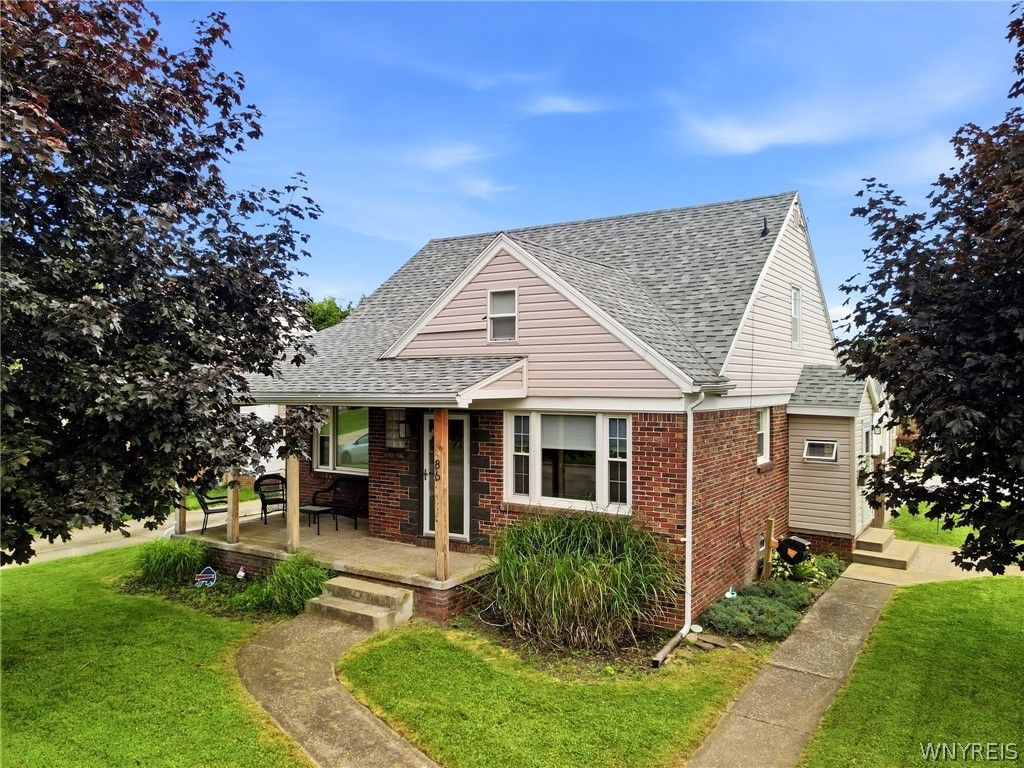 86 East Milnor Avenue, Lackawanna, NY 14218